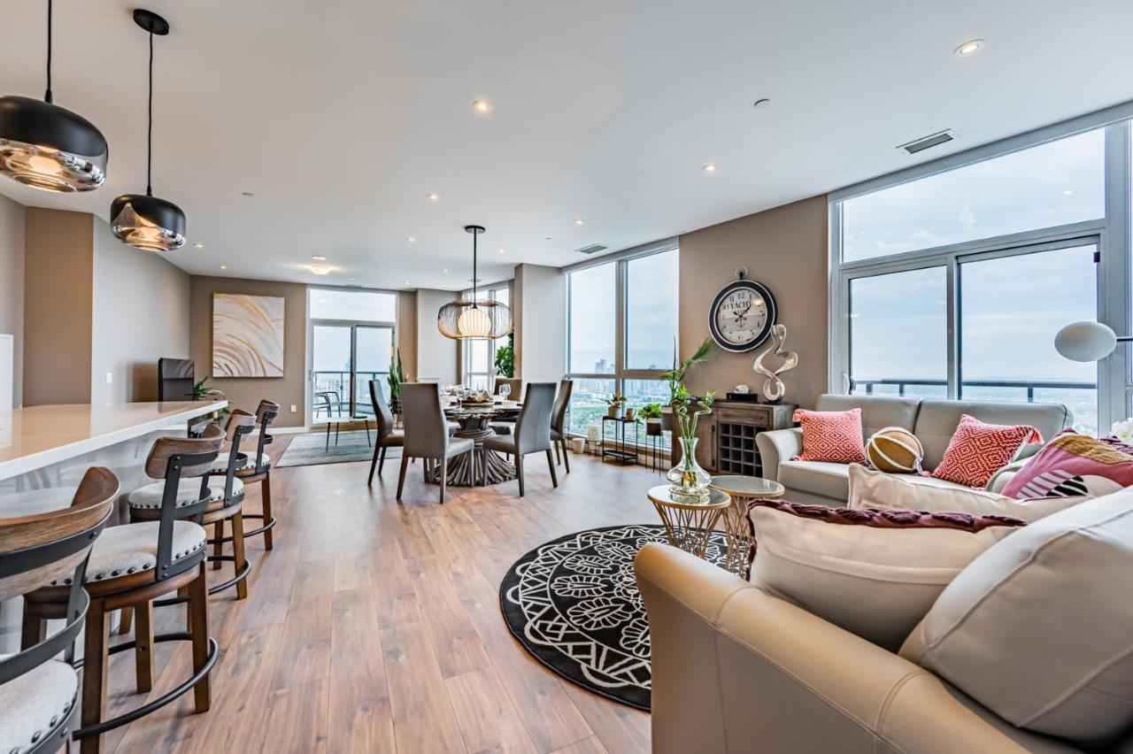 Amazing 3 Bed 4 Bath Penthouse With Roof Top Terrace Close To Airport Місісаґа Екстер'єр фото